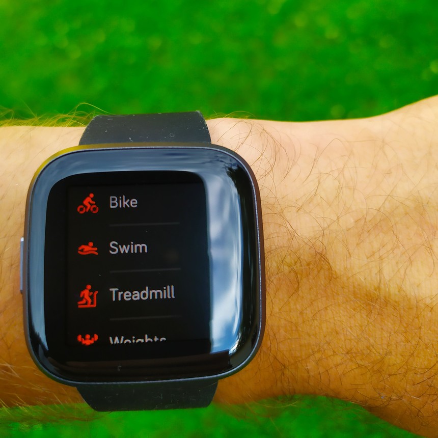 FitBit Versa 2 nabídne monitoring 15 sportovních aktivit