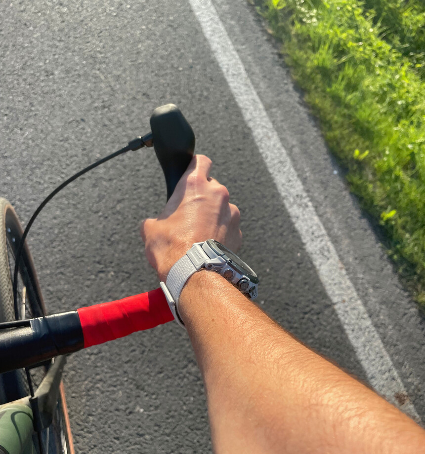 Musím říct, že celkově hodinky při jakékoli sportovní aktivitě sedí na ruce skvěle.